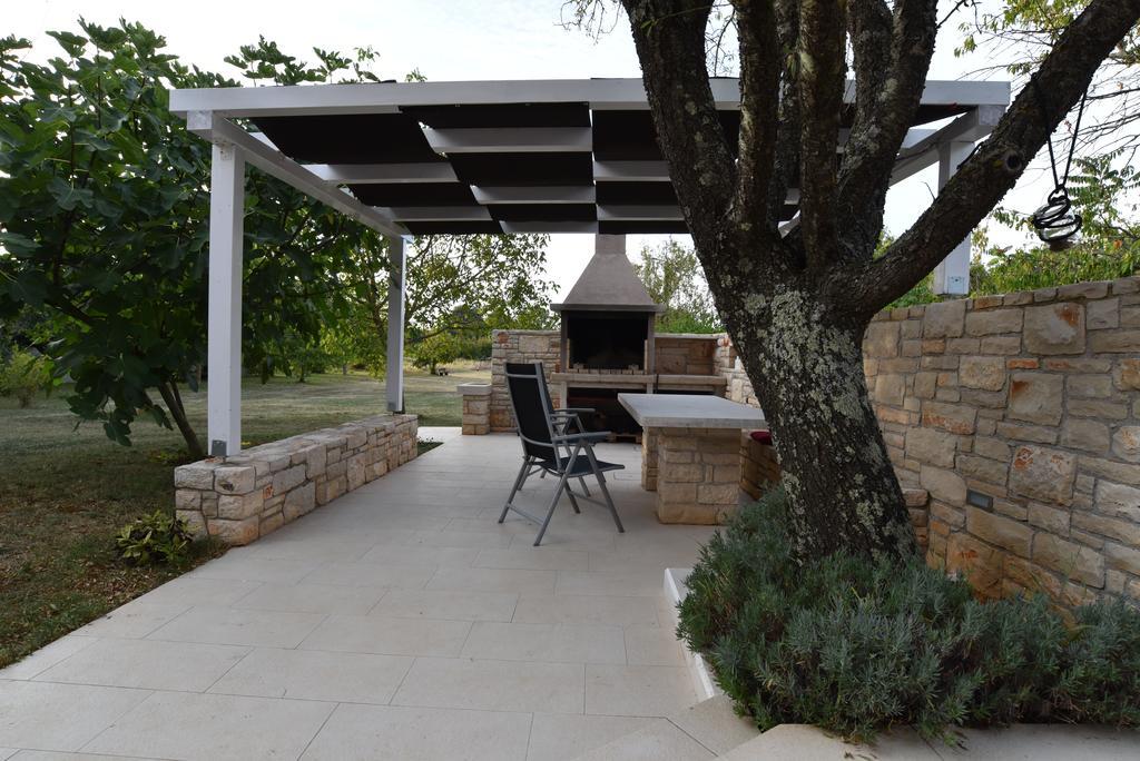 Holiday Home Brhanici สเวตวินเชนัต ภายนอก รูปภาพ